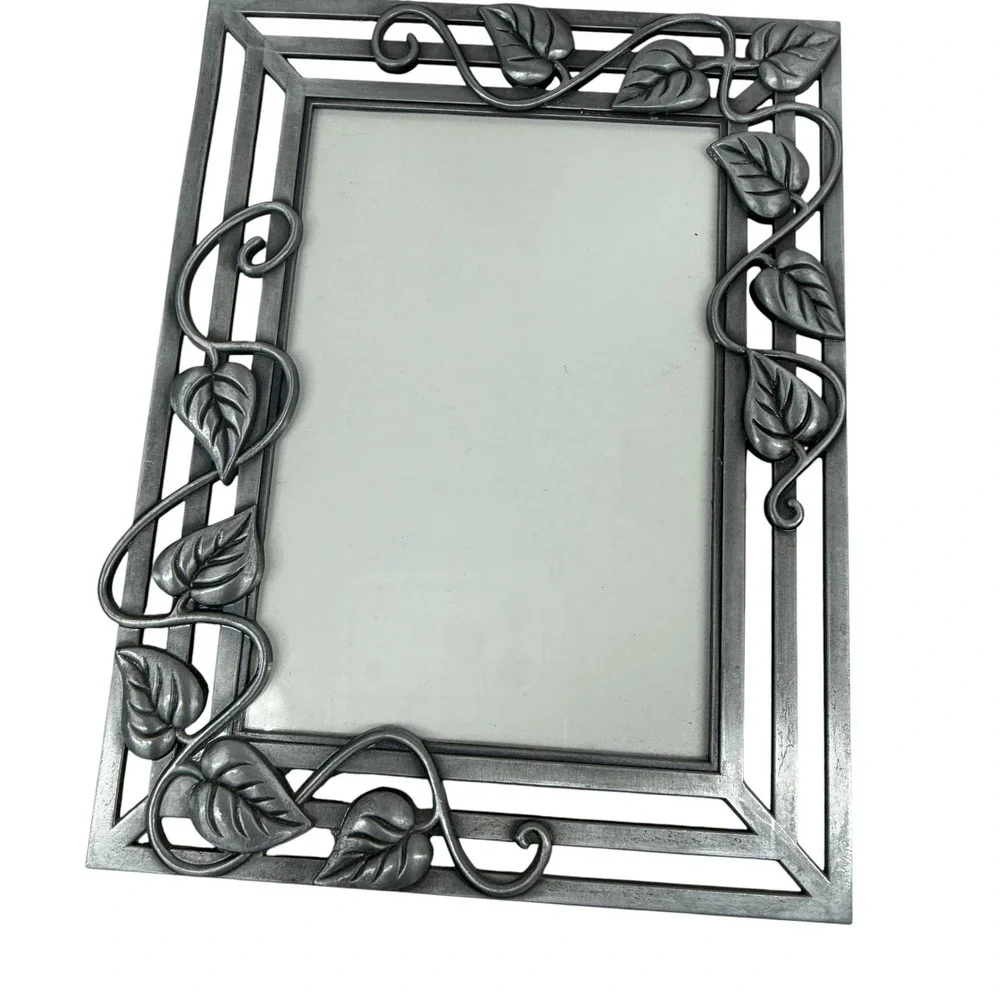 Connoisseur Pewter Metal Leaf Vine Picture Frames Set of 3 Botanical 4x6 Table